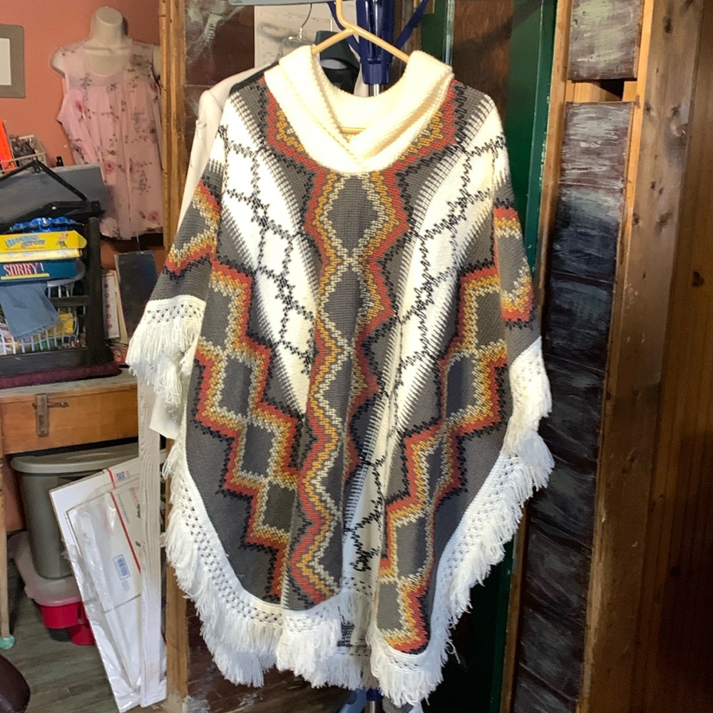 Crochet vintage cape like new